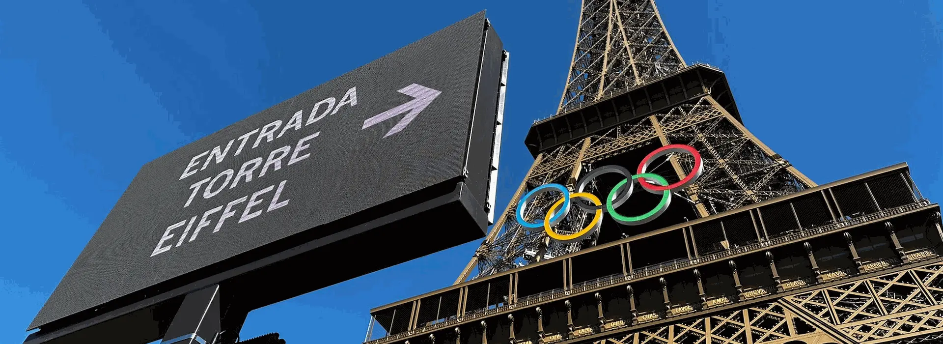 Ecrans LED ARCH installés à la Tour Eiffel lors des Jeux Olympiques