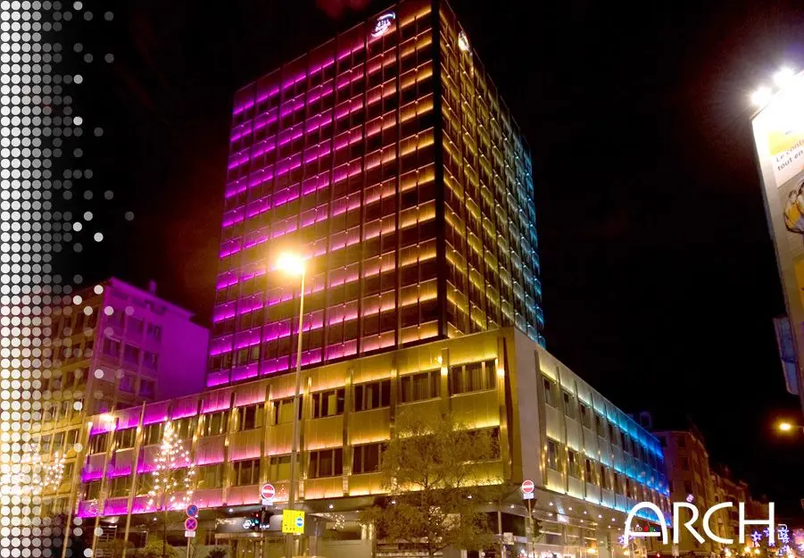 Eclairage LED ARCH installé sur la façade de la KBL de Luxembourg