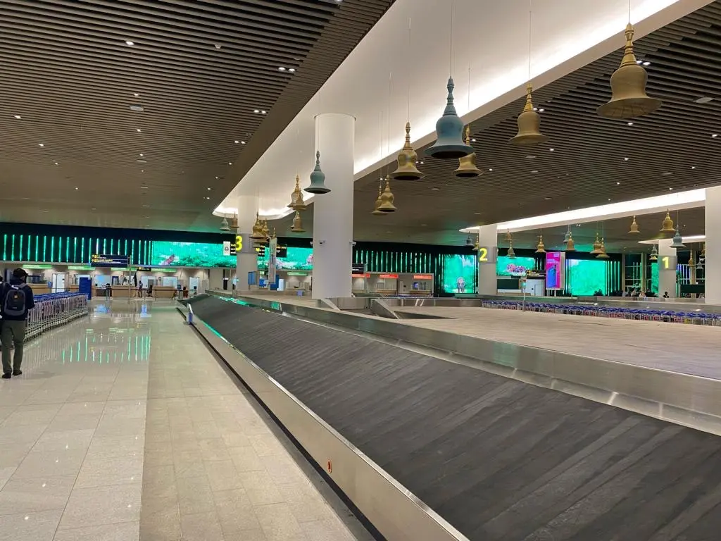 StripsLED ARCH installés à l'aéroport de Bangalore en Inde pour notre client JCDECAUX