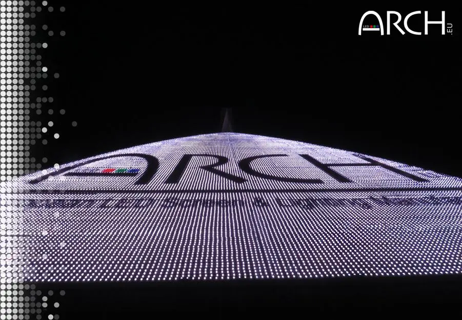 Ecran LED ARCH semi transparent de nos Solopix et installé sur la tour Al Hikma à Dubai