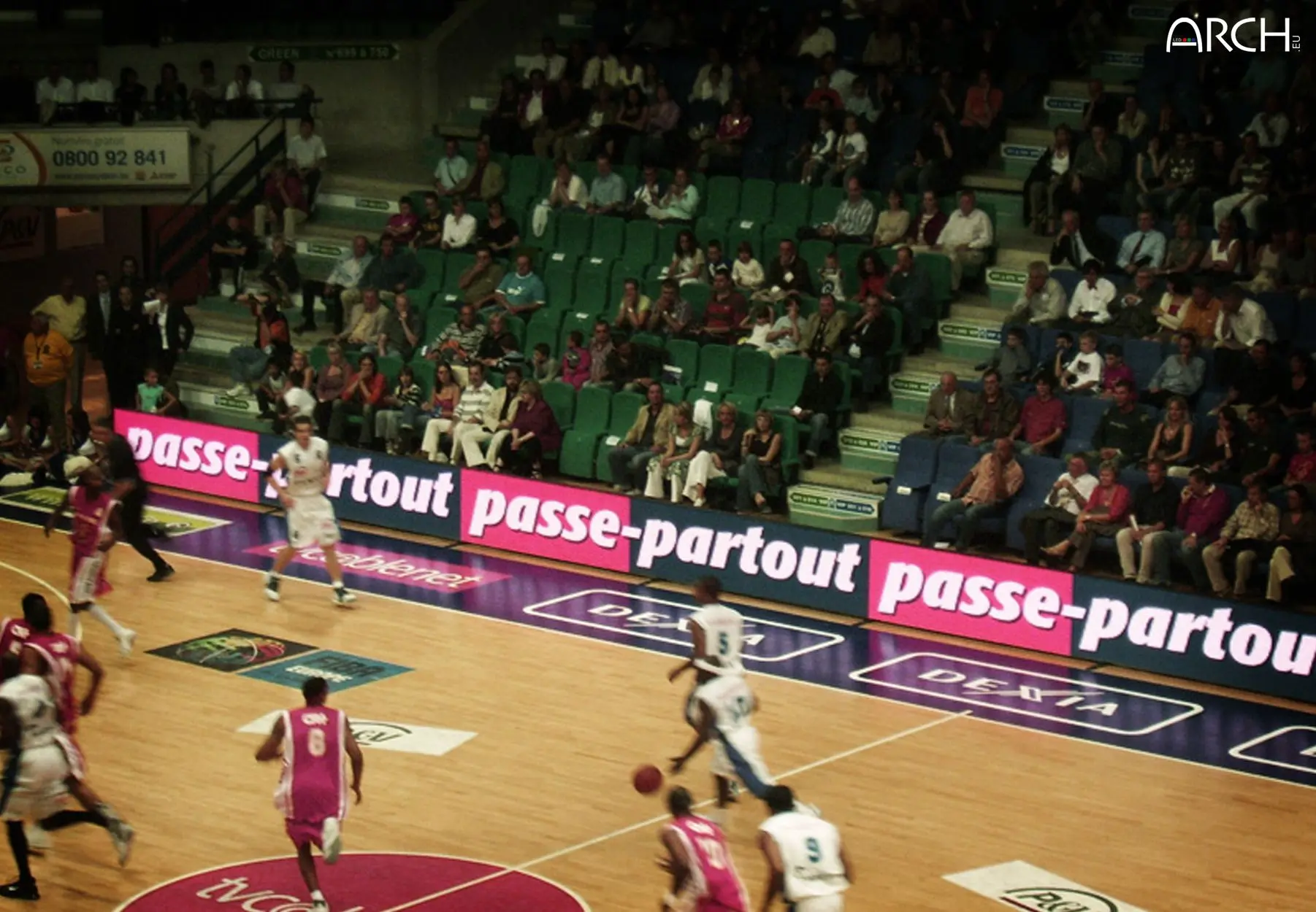 Ecrans LED bord de terrain de basketball ultra résistant ARCH installés au Club RBC Verviers Pépinster