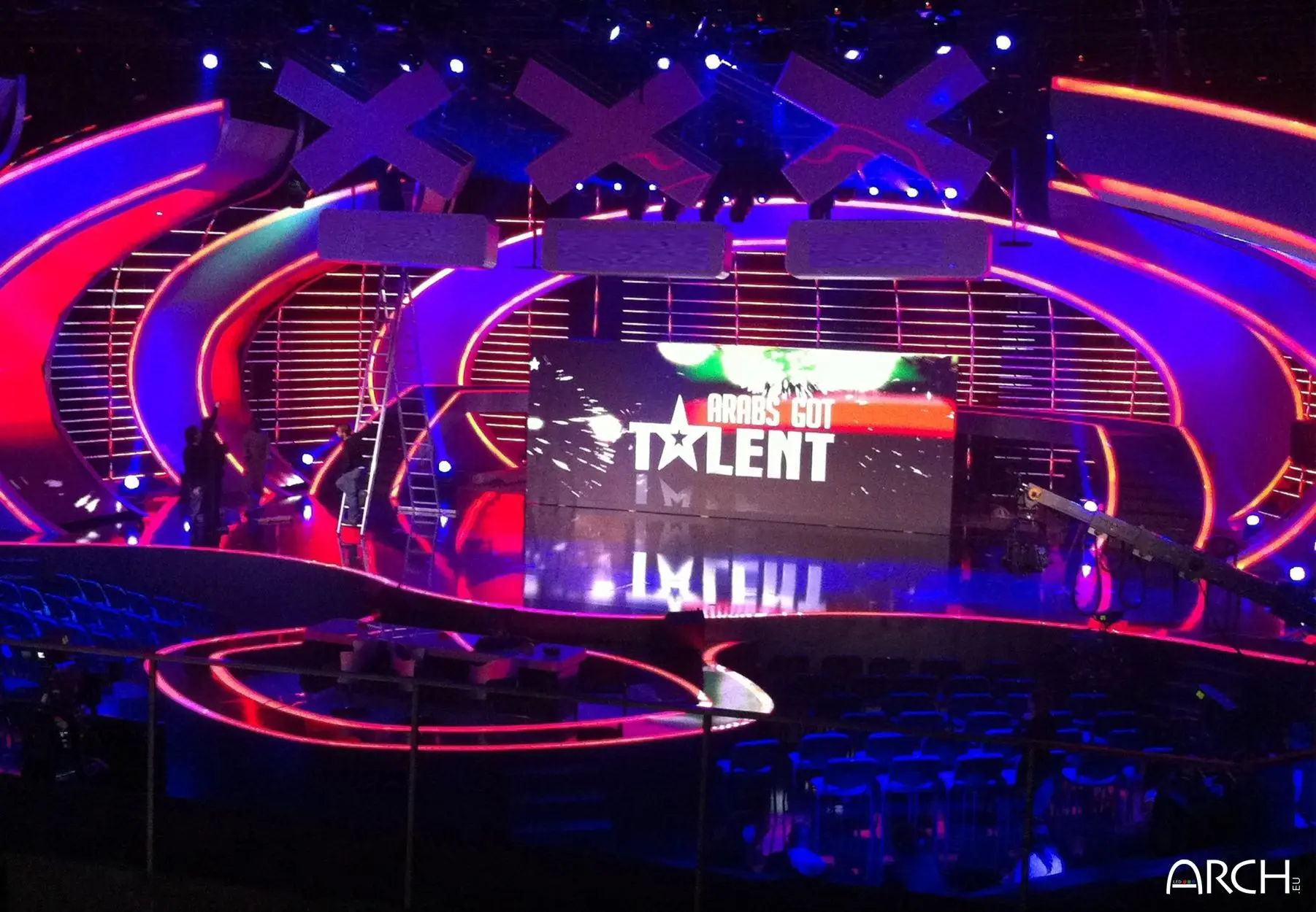 Ecran LED intérieur ARCH installé sur la scène du plateau de télévision  d'Incroyable Talent à Beyrouth au Liban